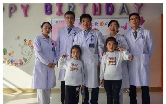 杨伟|还记得我国首例“坐骨连体”双胞胎女婴吗?多年后,她们化茧成蝶