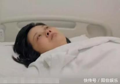 产妇|产妇忍耐疼痛15小时产下男婴,一家子看小宝,4岁女儿发现不对劲