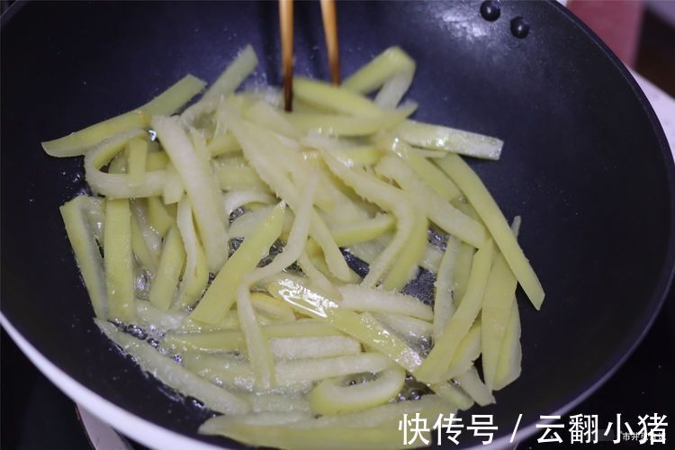 柚子浑身都是宝,剥下的皮比果肉还宝贵,当垃圾扔掉就可惜了