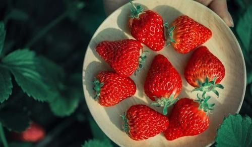 气血不足|妇科大夫建议:气血不足的女人,少吃“3红”,常做1事,养护子宫