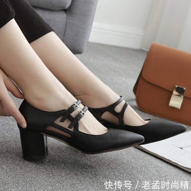 优雅|早不穿高跟鞋了,聪明女人都改穿一字扣粗跟单鞋,舒适时尚不累脚