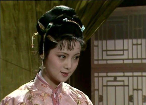 宝钗&王夫人的一句称呼,点出了她对宝钗和黛玉的不同态度