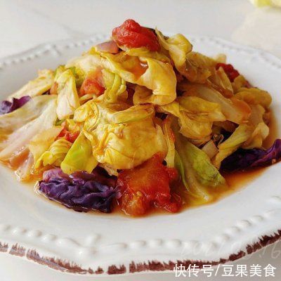 保留|餐桌上的保留项目酸柿辣椒爆甘蓝，隔段时间就做一次