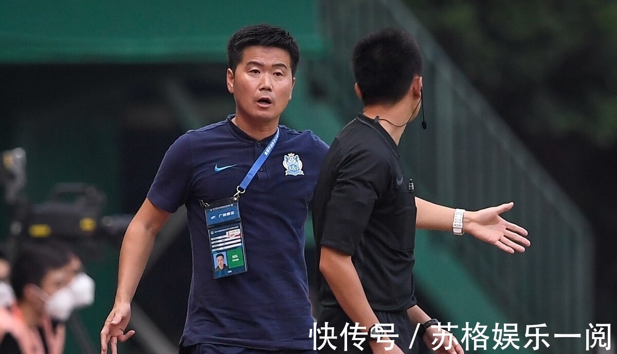 李金羽|李霄鹏执教至2023年后又有好消息，教练团队敲定3人，2人曾是队友