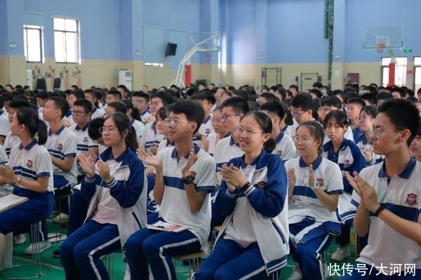 大河学堂|牵手大河学堂 乘“互联网+”时代东风 郑州高新区朗悦慧外国语中学首届智慧教育先行者毕业了