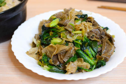 水煮肉片|周末表弟来家，晚饭3荤3素，家常搭配滋味最美，简单好吃不浪费