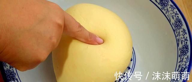 玉米面最解馋的吃法,不加一滴水,蓬松暄软,好吃到停不下来