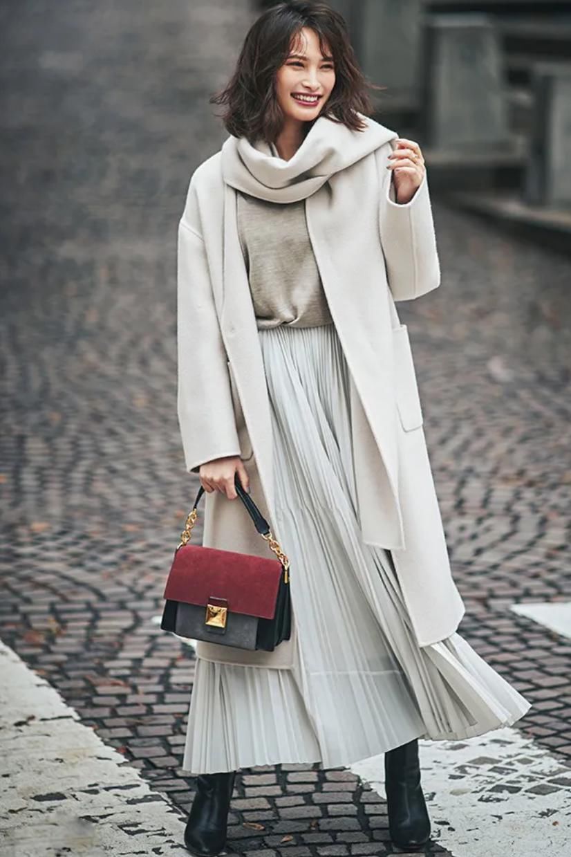 流行|“马丁靴”失宠了？“大衣＋这双鞋”正流行，时髦又显高！