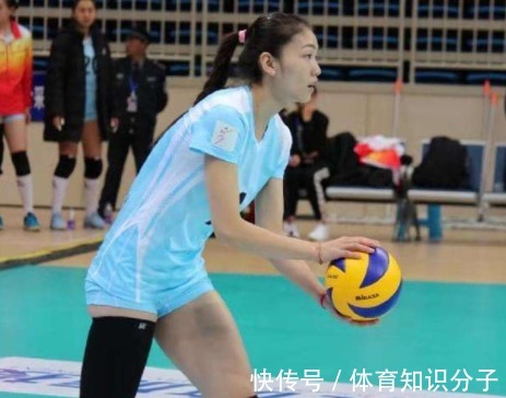 浦柔|又一女排30岁名将正式退役!在排球赛场征战15年,副攻接应双面手