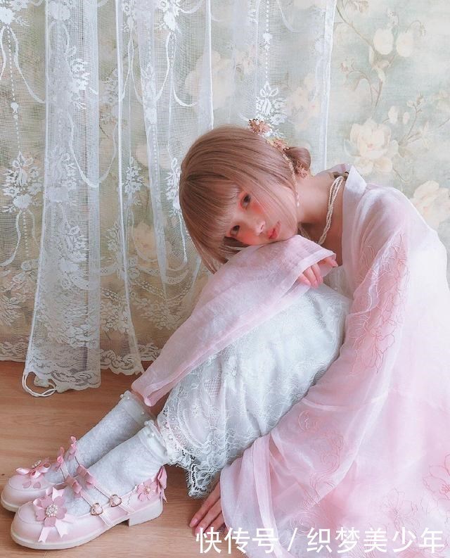 亮眼|最近火了一种鞋子叫“樱花鞋”,减龄又亮眼,lo娘都爱穿