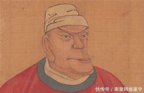 偷偷|朱元璋偷偷在大臣衣服上烫个洞,一年后洞还在,朱元璋:掌管户部