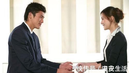 整成網(wǎng)紅的韓安冉，與女兒對比，網(wǎng)友：女兒好看多了