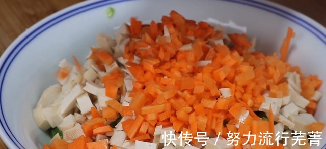 味美|早餐不要再买了,一把豆角加一碗面粉,皮薄馅大,味美又营养!