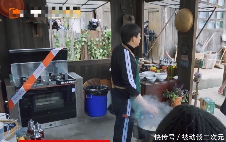 小名|黄磊心血来潮给彭昱畅取小名,细看彭彭反应,尊不尊重黄磊很显然