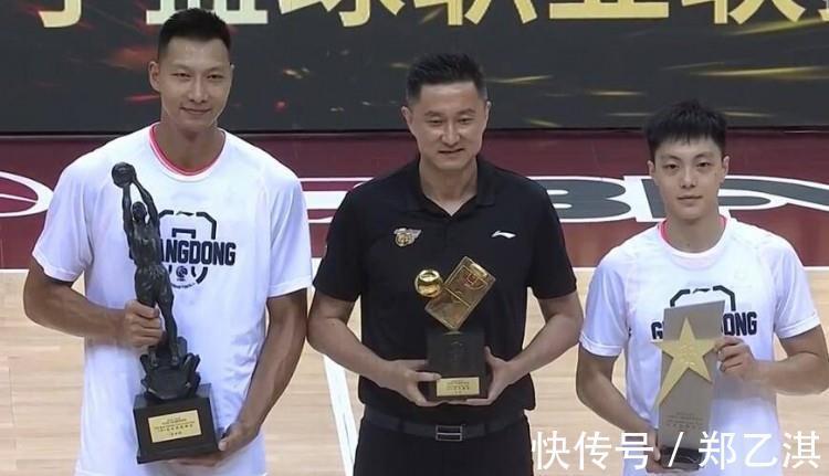 cb铁打的票王!广东男篮一人跌出首发,郭艾伦、张镇麟票数相近