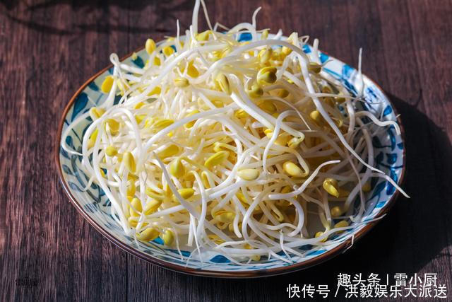 一年到头|我家饭桌上一年到头都有这道菜,焯个水煮一煮,六七分钟就上桌