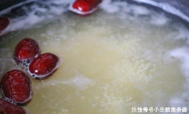 这粥我每天都会喝一碗，气血双补，皮肤越来越红润，不变黄脸婆