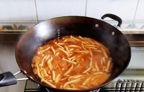 白玉蘑菇|很酷,我喜欢这碗素食汤,新鲜可口,他热量低,营养丰富