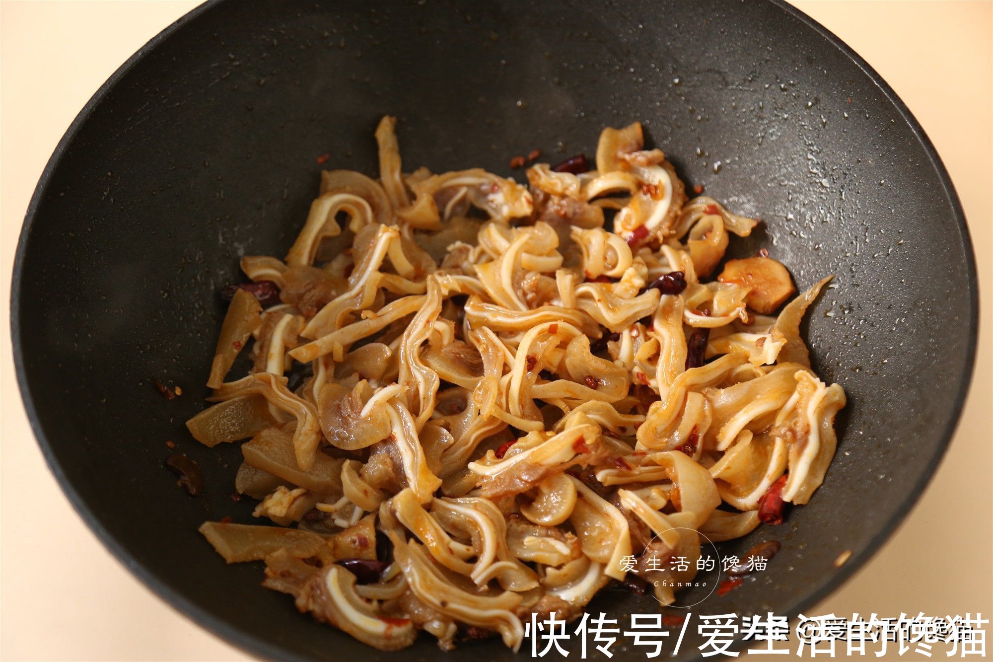 遇到这菜别手软，这样做香辣爽口，下酒下饭，30元两只，好吃不贵