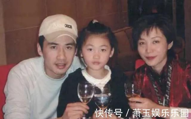 又一位星二代出道!柳云龙爱女登好声音舞台,与妈妈同框似姐妹