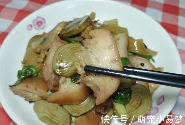 熟猪头肉和什么菜一起炒最好吃?大厨教你一招,香辣不腻超下饭