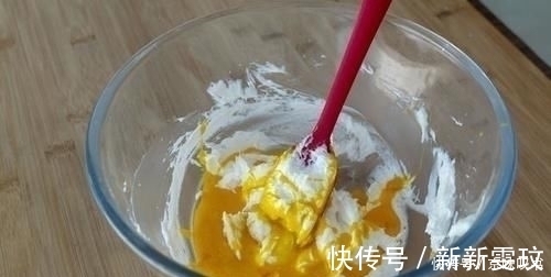 过筛|入口即化的桃酥,轻轻一碰就咬下来了,简单3步,配方比例超详细