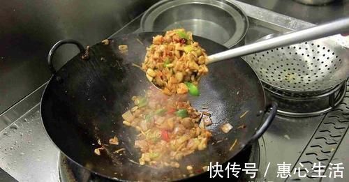 厨师长教你“宫保鸡丁”又嫩又滑技巧，学会了不用出门在家就能做