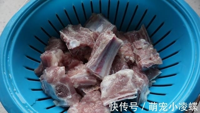 浸泡|我家排骨从不炖着吃，蒸一蒸，鲜香入味，一周吃4次，太费米饭
