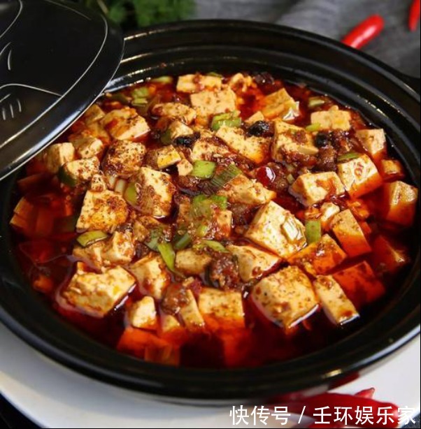 老干妈|美食推荐红烧鱼、木耳炒鸡蛋、烧老豆腐粒、凉拌凉粉的做法