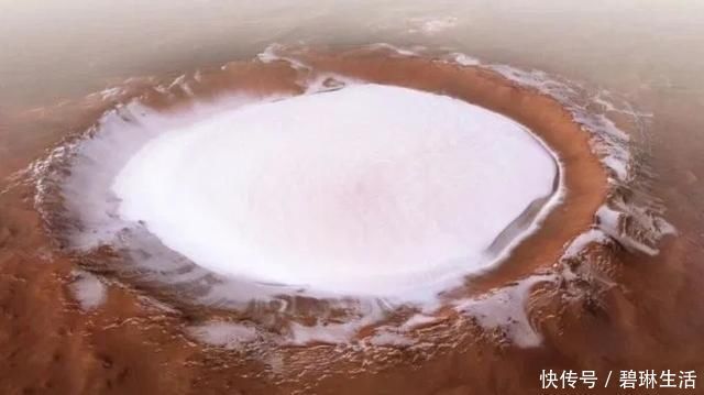火星探测器 5500万公里外发回照片,科学家火星这里全是冰,厚度或近2公里