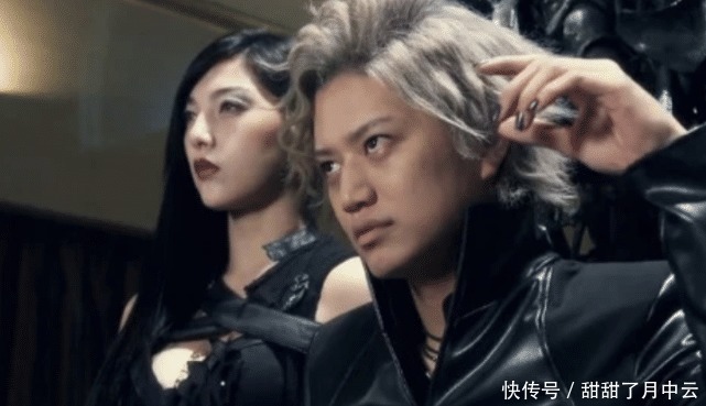 时王|假面骑士帝骑竟还去过罗布奥特曼的世界,化身摔跤手与他対殴!