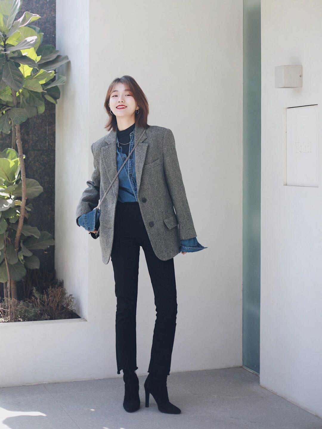 毛衣|圣诞节穿什么?我都为你搭配好了,红色毛衣+格子半身裙,浓浓的氛围感!