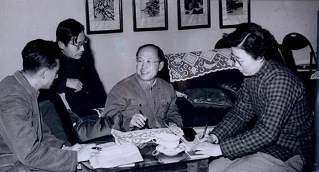 前苏联 62年前,世界首颗人造卫星脱轨,钱学森仅据一道火光算出坠毁点