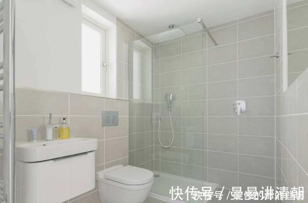 卫生间|淋浴房要不要做到顶？听了老师傅的一席话，后悔装错了！