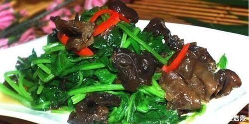 人体|菠菜和此物一起炒,便秘消失了,皮肤变好了,不妨多试试