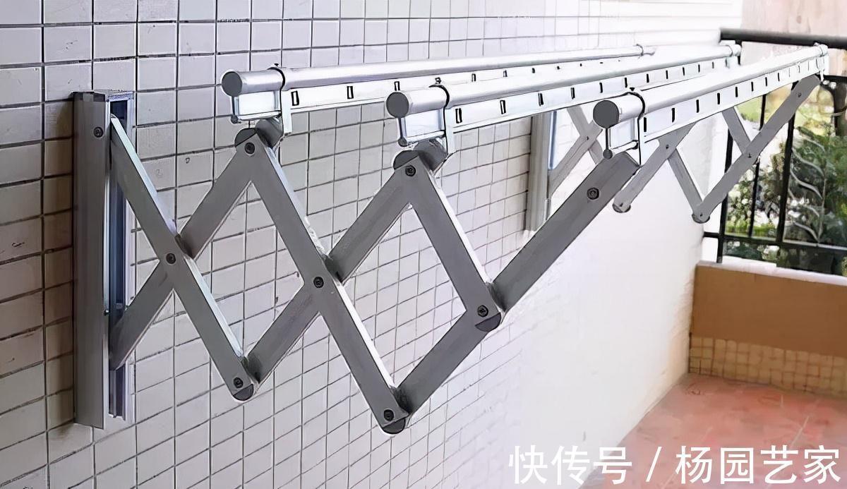 伸缩式|婆婆说把阳台变成休闲区，衣服晾到哪里去？还好老公一招搞定！