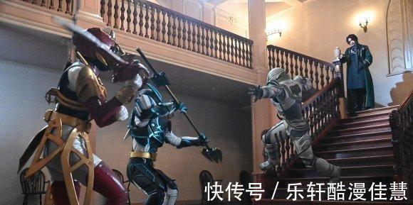 神代|假面骑士圣刃红色索菲亚登场,老乌即将获得完整的全知全能书!