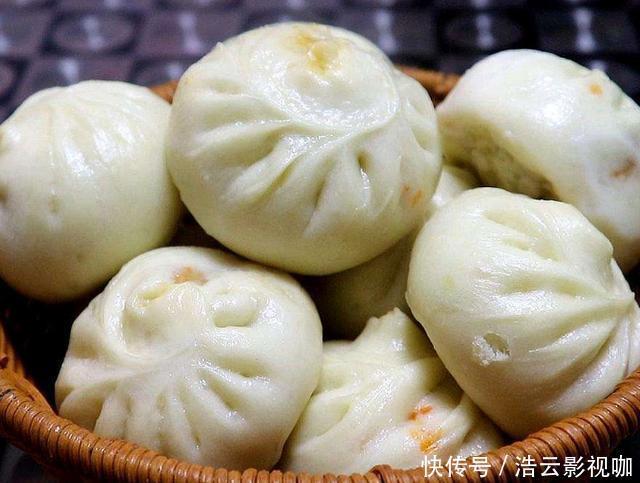老板|蒸包子时,别直接上锅蒸,包子铺老板教我这样做,又香又软不塌陷