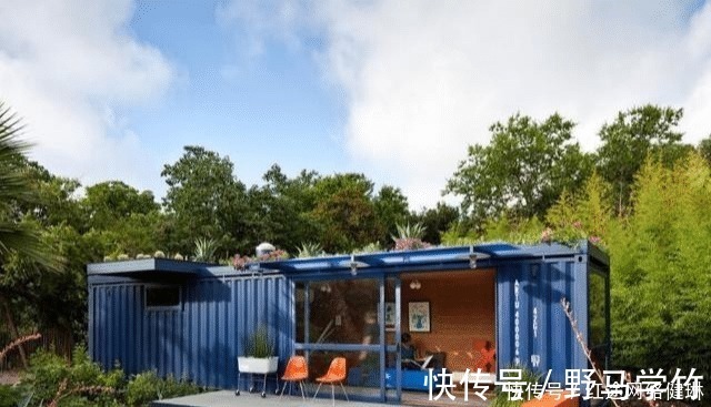 装配式建筑|谁还用水泥钢筋盖房，费钱！只要有块地，不用请工人就可以建别墅