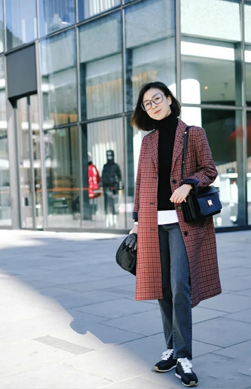 40岁女人的穿衣准则：品质为主，搭配为辅，做到这两点，咋穿都美