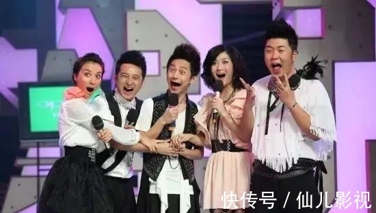 王祖藍(lán)做客霍啟剛節(jié)目，曝內(nèi)地廣告費(fèi)可達(dá)30億，直播帶貨全球獨(dú)有