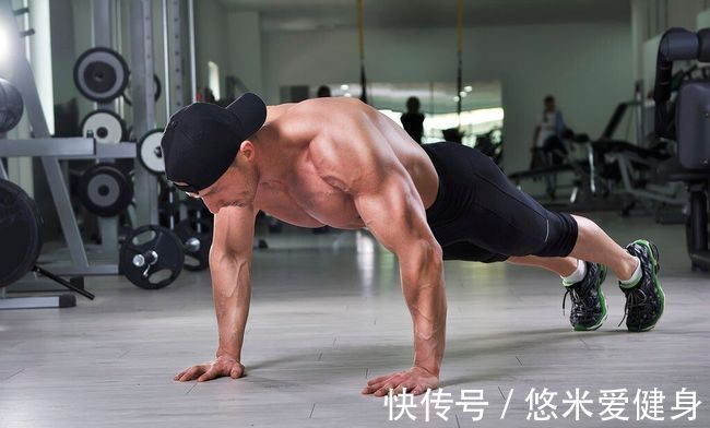 耐力|完成1个标准的俯卧撑,相当于卧推多大的重量?
