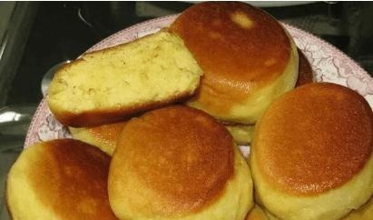 面包|玉米饼的做法,松软可口,香喷喷的,比蛋糕面包好吃,是粗粮佳品