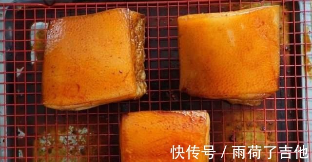 做扣肉时,猪肉焯水还是油炸弄错了不好吃还腥气,教你正确方法!