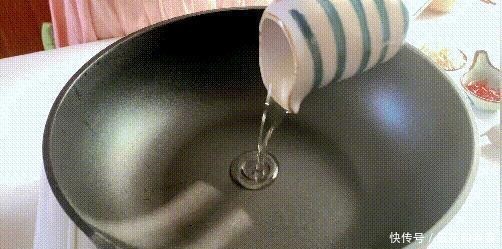 咸香|粤菜豆豉鲮鱼油麦菜怎么做好吃注意这3点,脆嫩爽口,咸香开胃