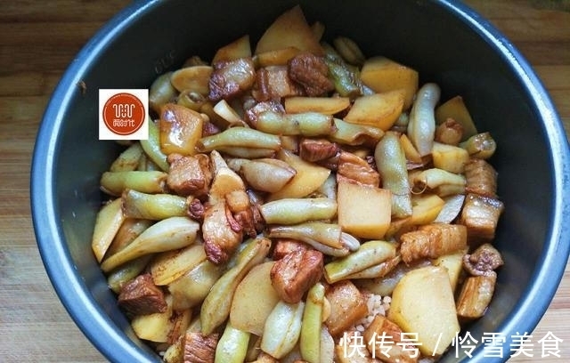 五花肉|真正的豆角土豆焖饭，全程只需要一个电饭煲，一碗不够想来第二碗