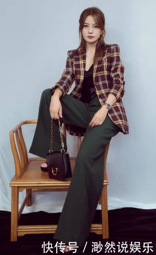 女人到了中年,要少穿这3种“老龄色”,妈妈们喜欢买其实很土气