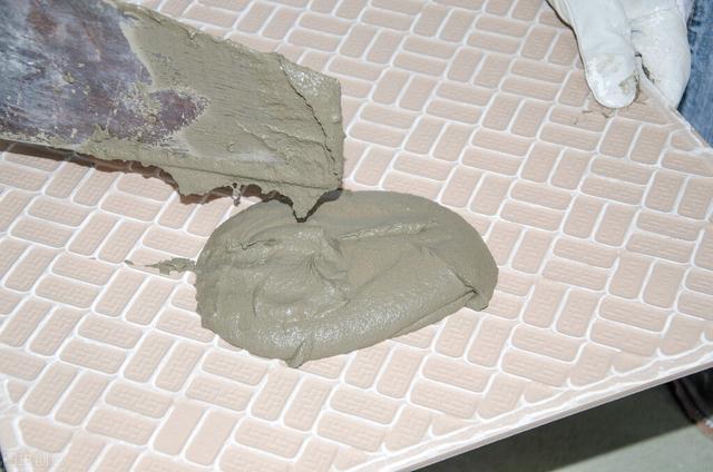 防水|卫生间做完防水,贴不上瓷砖泥瓦工不懂这些方法,马上让他走人
