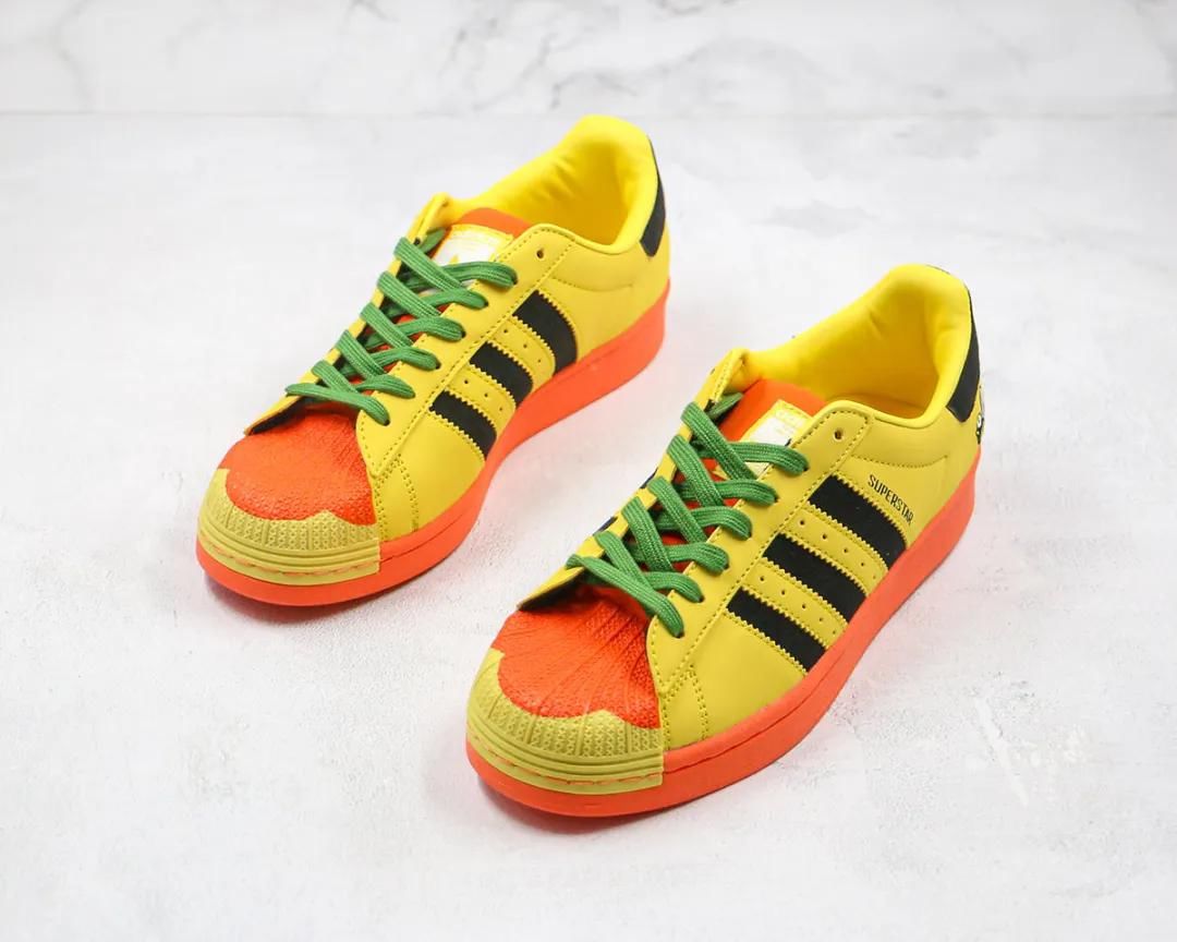 今年过冬，能在大街上独领风骚的是「小黄鞋」