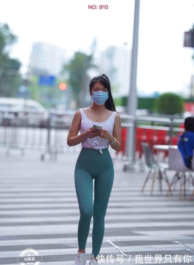 打底裤 吊带打底裤比较优雅,造型风格走在时尚前沿,也很优雅!